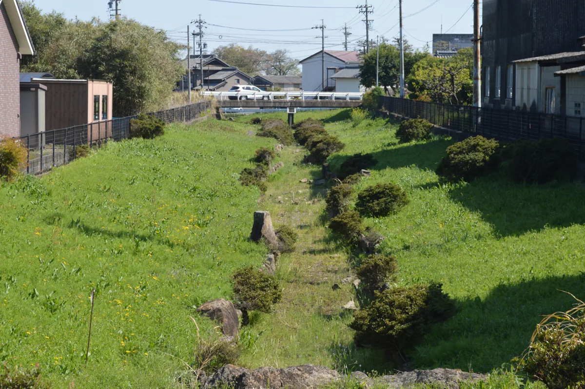 2023年4月撮影の鍋田川の風景