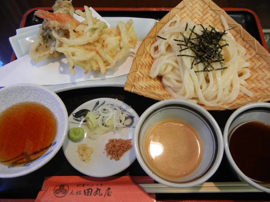 2011년 다마루야에서 촬영한 미즈사와 우동 예시