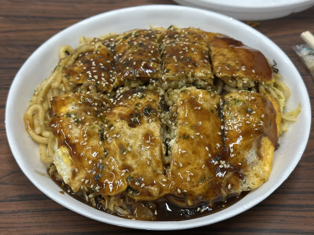 うどん入りの広島風お好み焼き