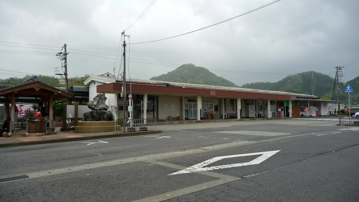 2011년 5월 하마사카역 건물
