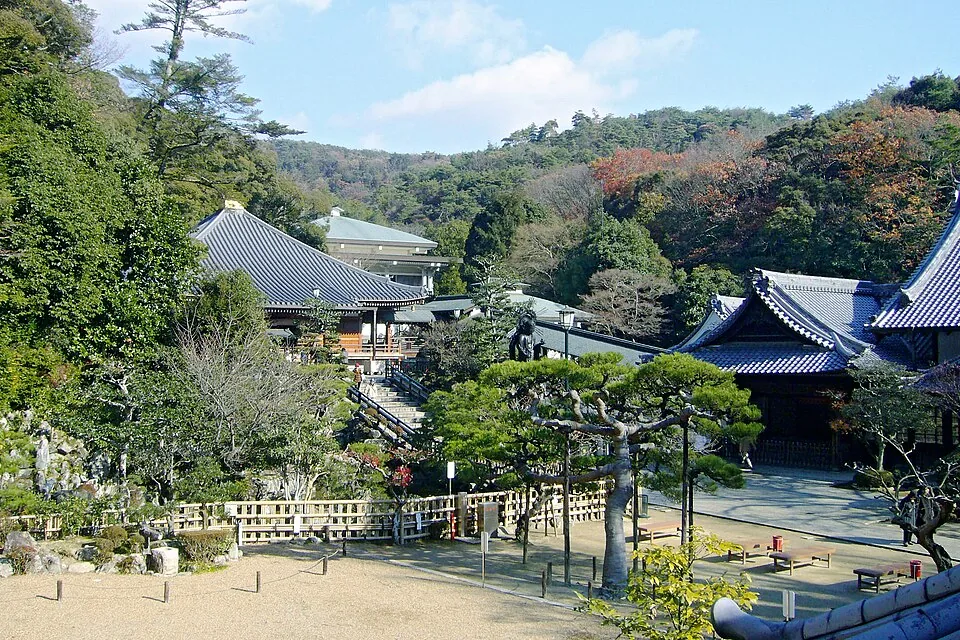 清荒神清澄寺の建物と境内の景色
