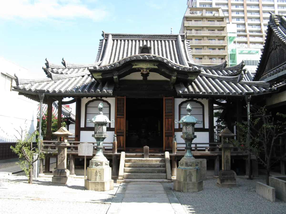 尼崎の本興寺開山堂