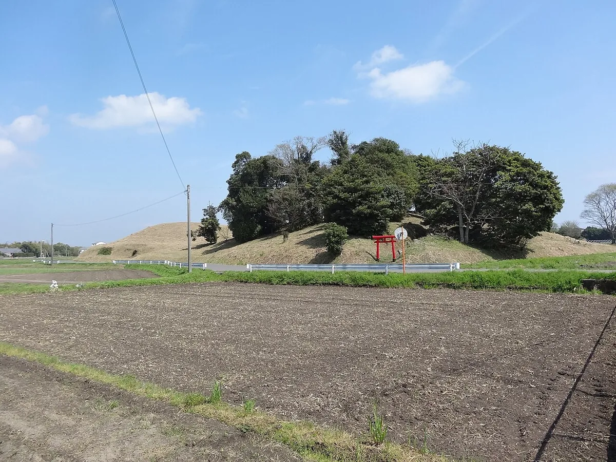 Yokose Kofun in 2013, before site improvements