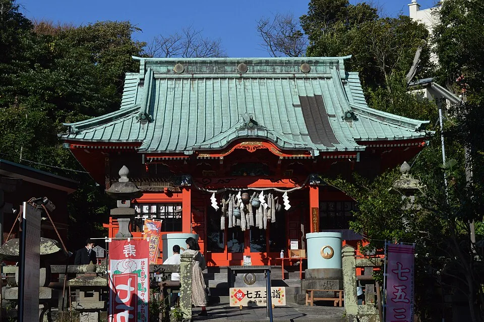 海南神社の拝殿