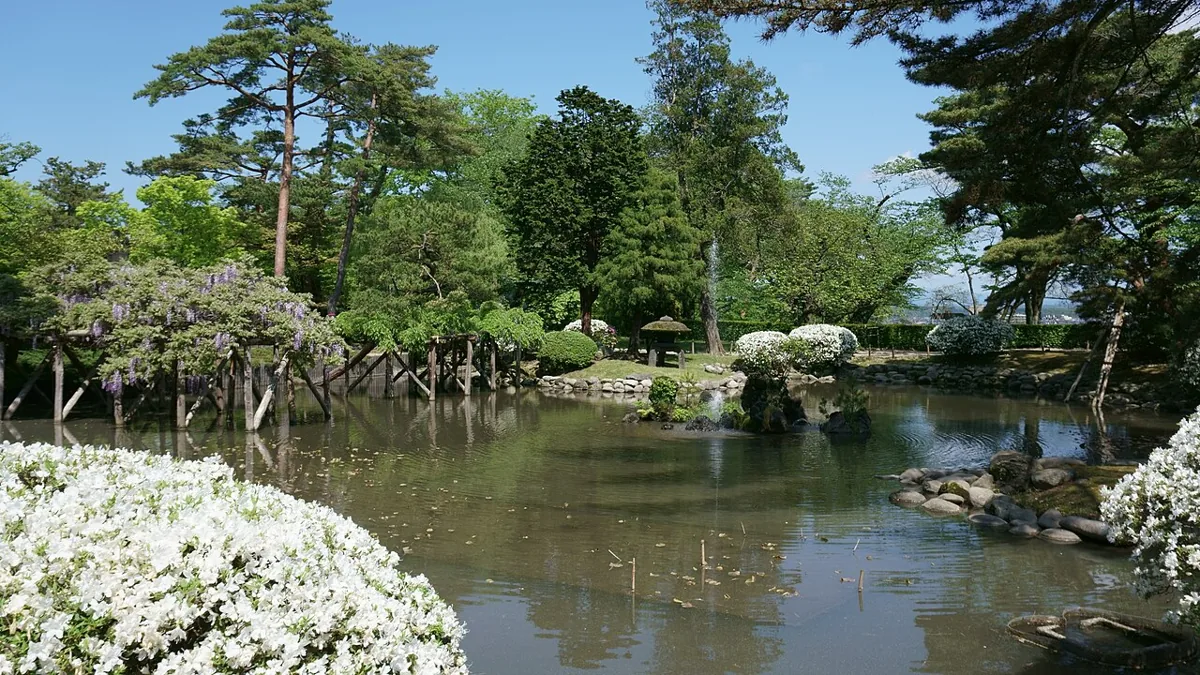 Kogetsu Pond in Senshu Park in May 2018