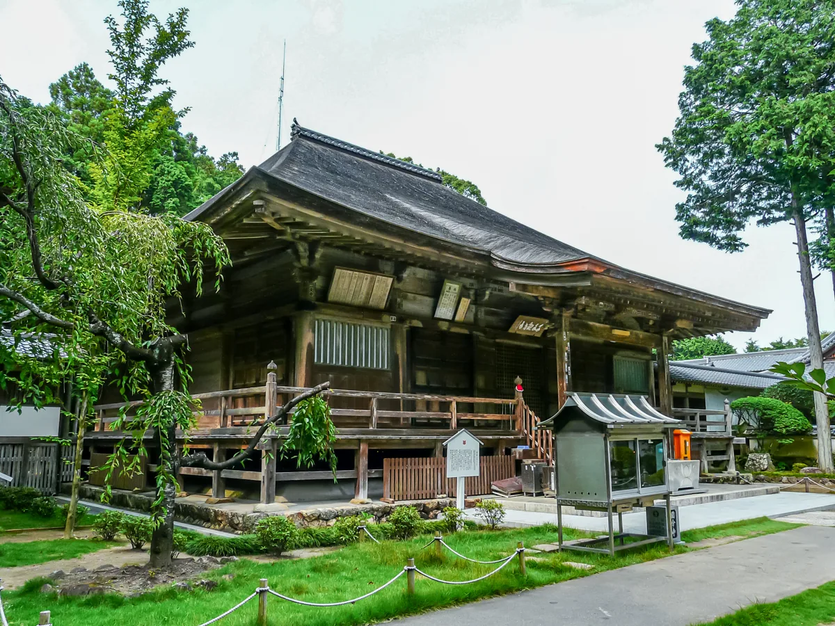 2019年7月の土佐国分寺金堂外観