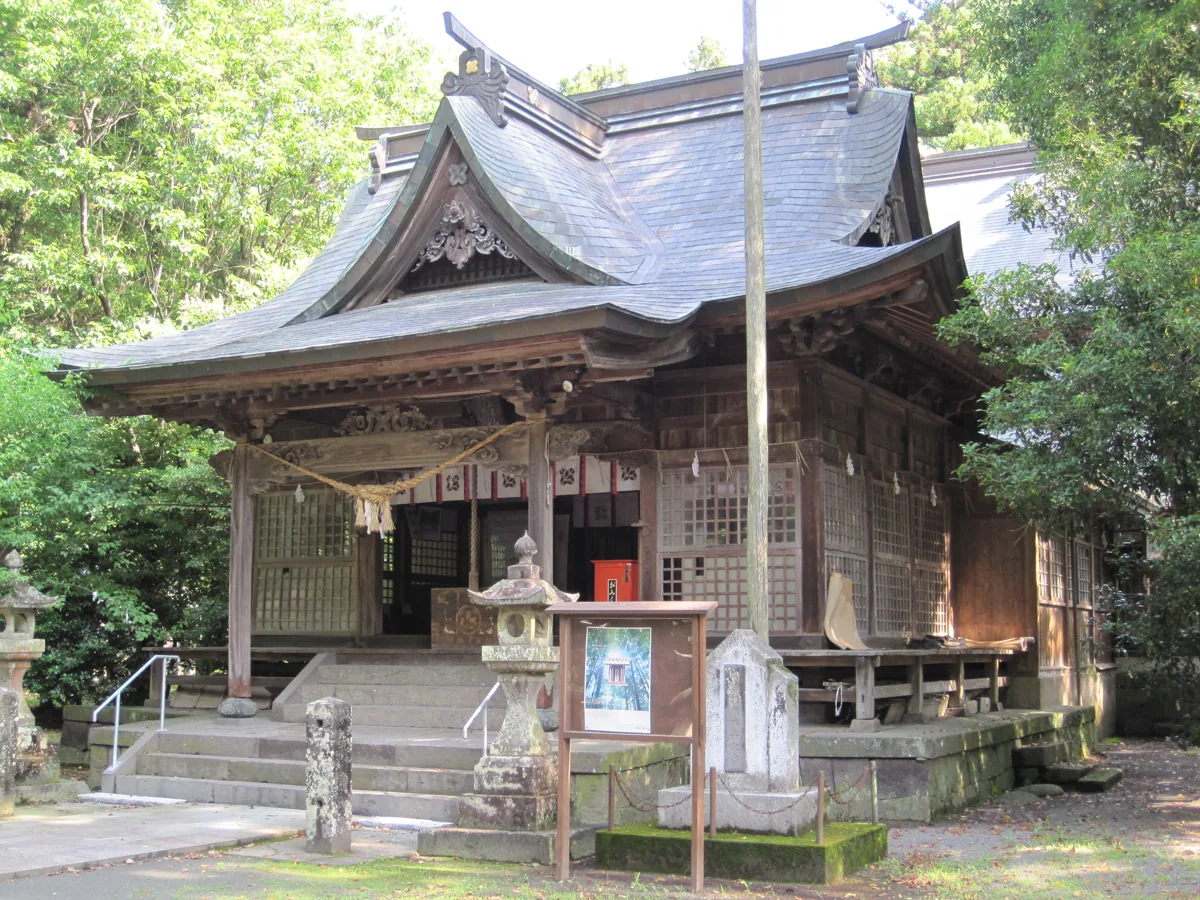 2012年の甲佐神社の木造社殿