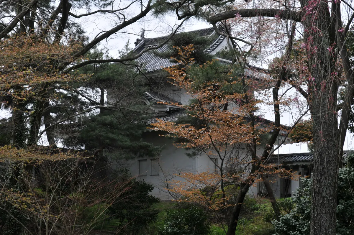 니조성의 서남쪽 모퉁이 망루와 해자