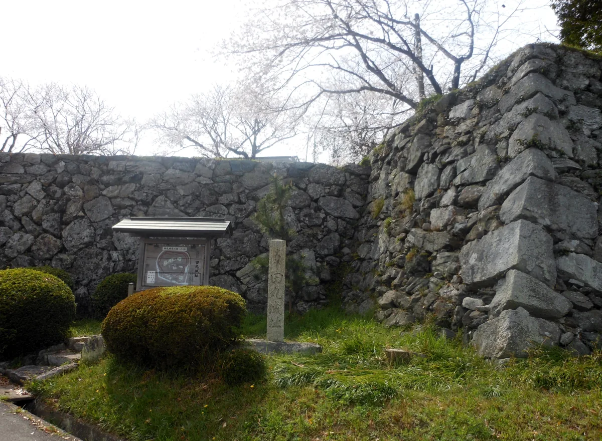 2013年4月の田丸城跡の石垣