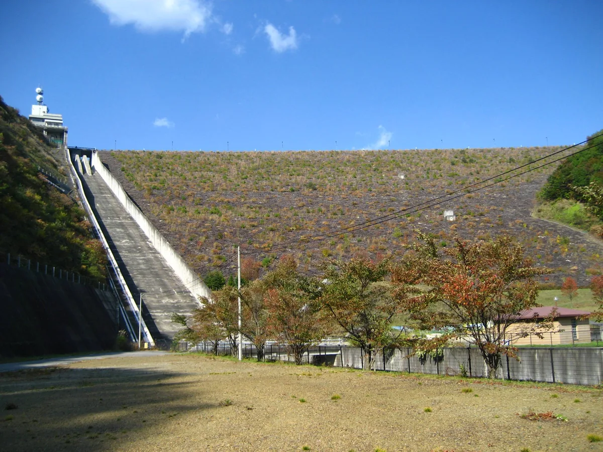 2007年10月の味噌川ダムの景色