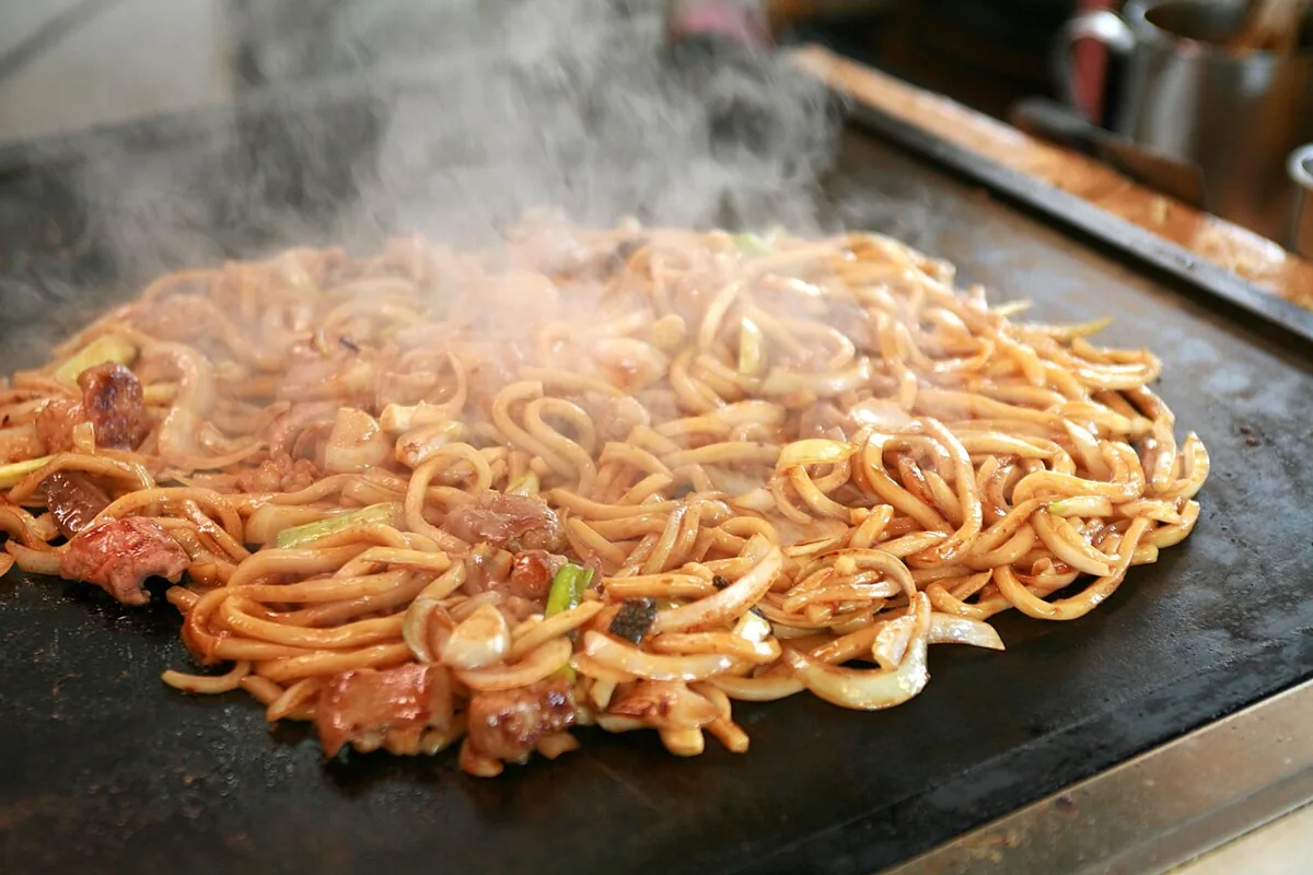 2022년 쓰야마 호르몬우동 조리 예시