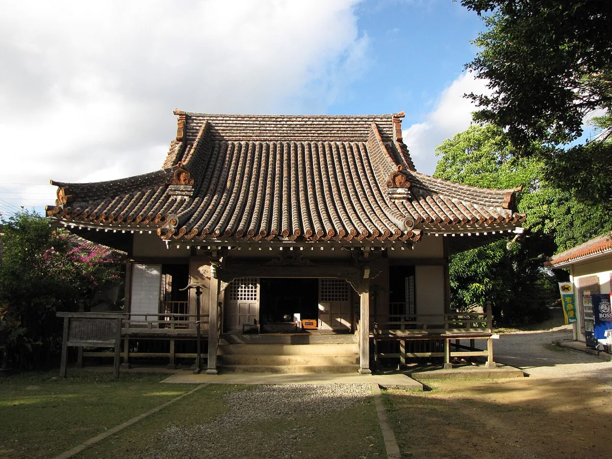2009年12月の金武観音寺本堂の外観