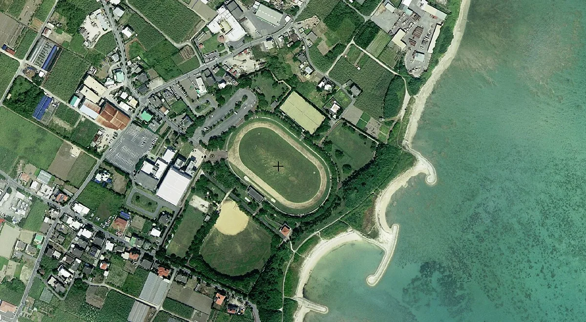 国土地理院の吉の浦公園航空写真、コモンズのファイル日付2021年5月、撮影日未確認