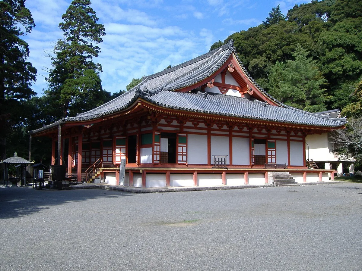 사진 설명상 2005년 촬영한 간신지 금당, 2006년 등록