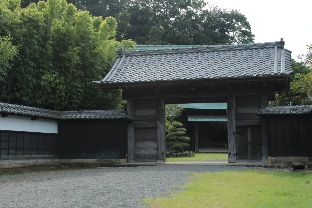 Front gate of Egawa Residence in September 2012