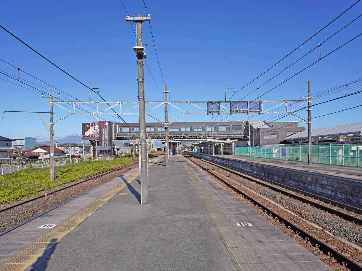 Ujiie Station platform in 2022