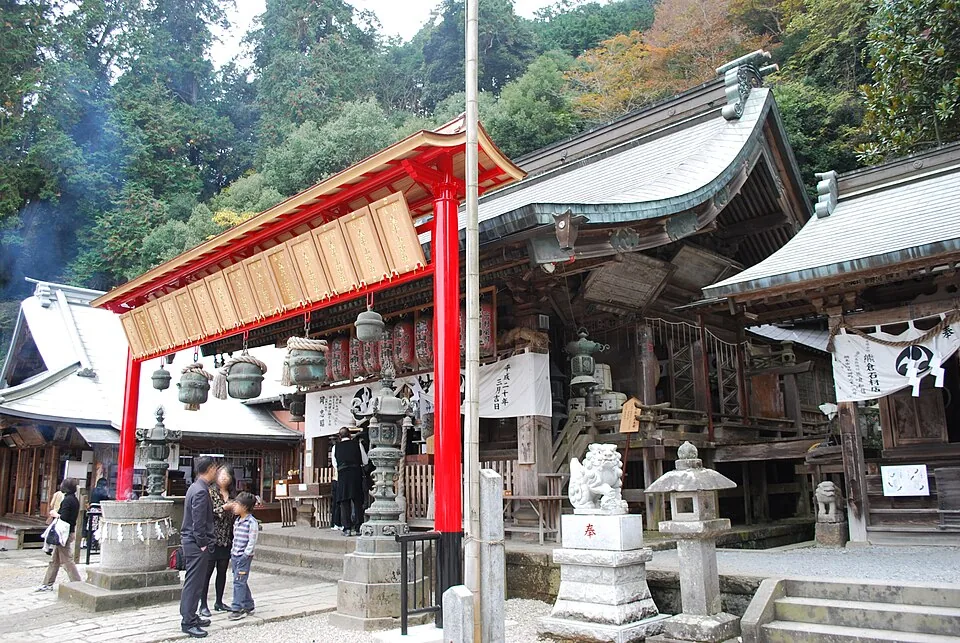 Worship hall of Ohirasan Shrine in 2008