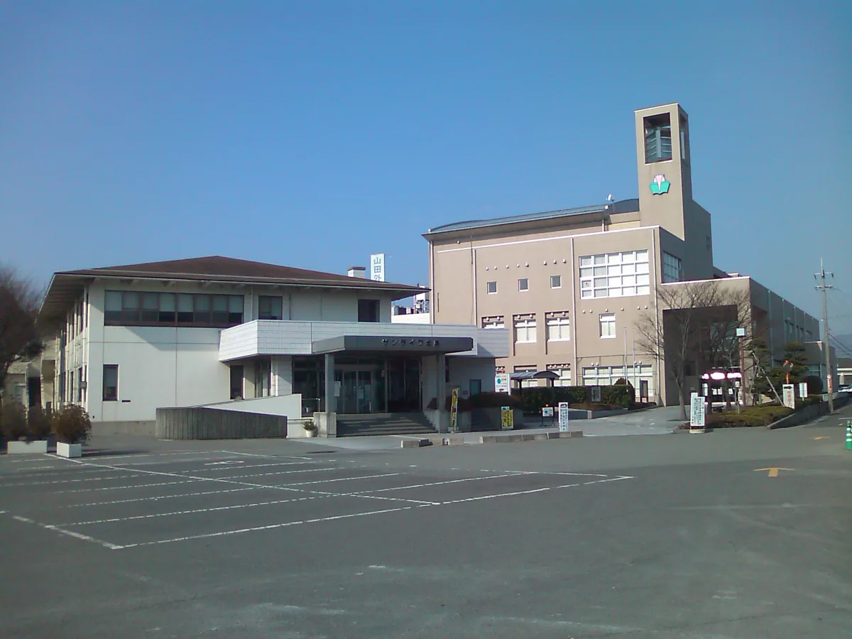 2009年の北島町立図書館・創世ホールと隣接施設の外観