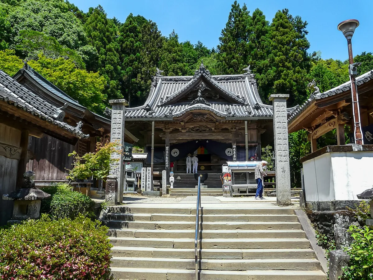 吉野川市の藤井寺本堂