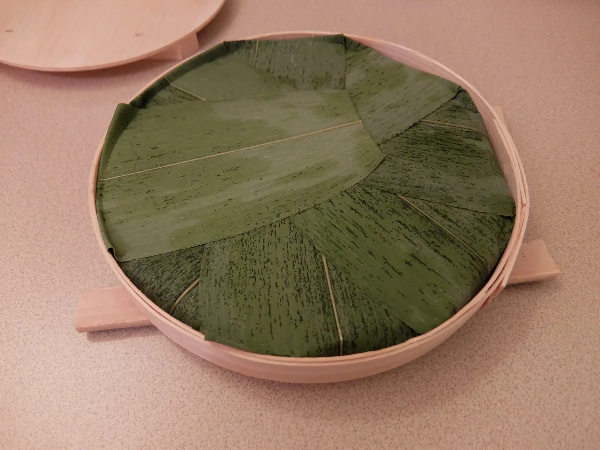 An example of leaf-wrapped masu-zushi