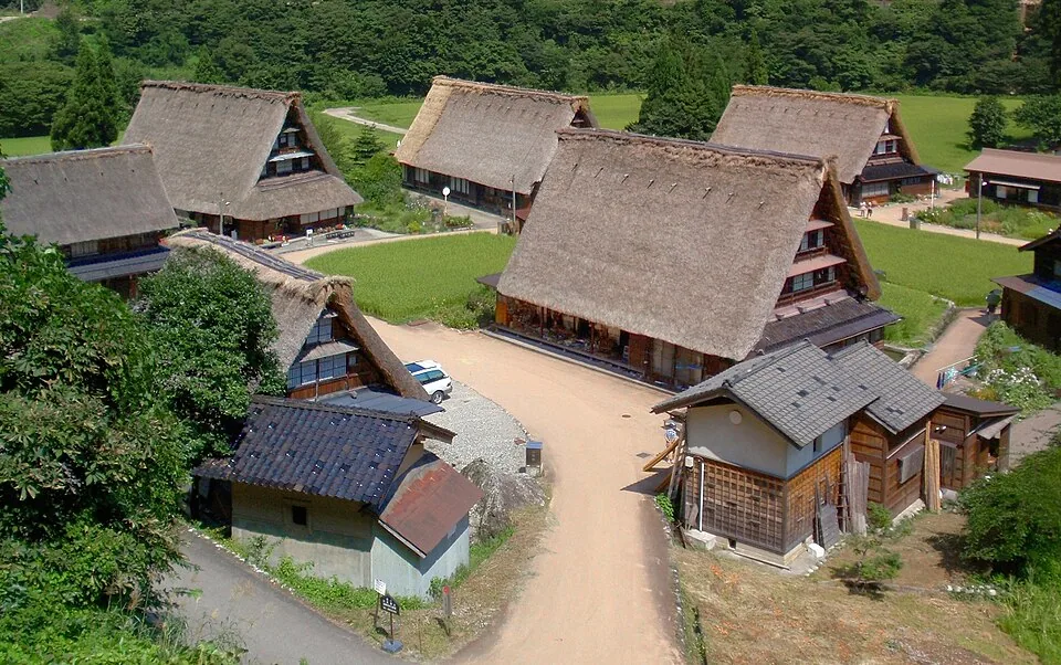 2009년 스가누마 합장촌의 초가지붕 집들