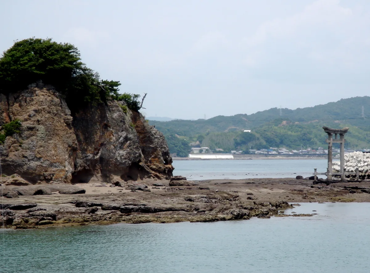 Coast near Tenjinzaki and the Motoshima torii, 2007