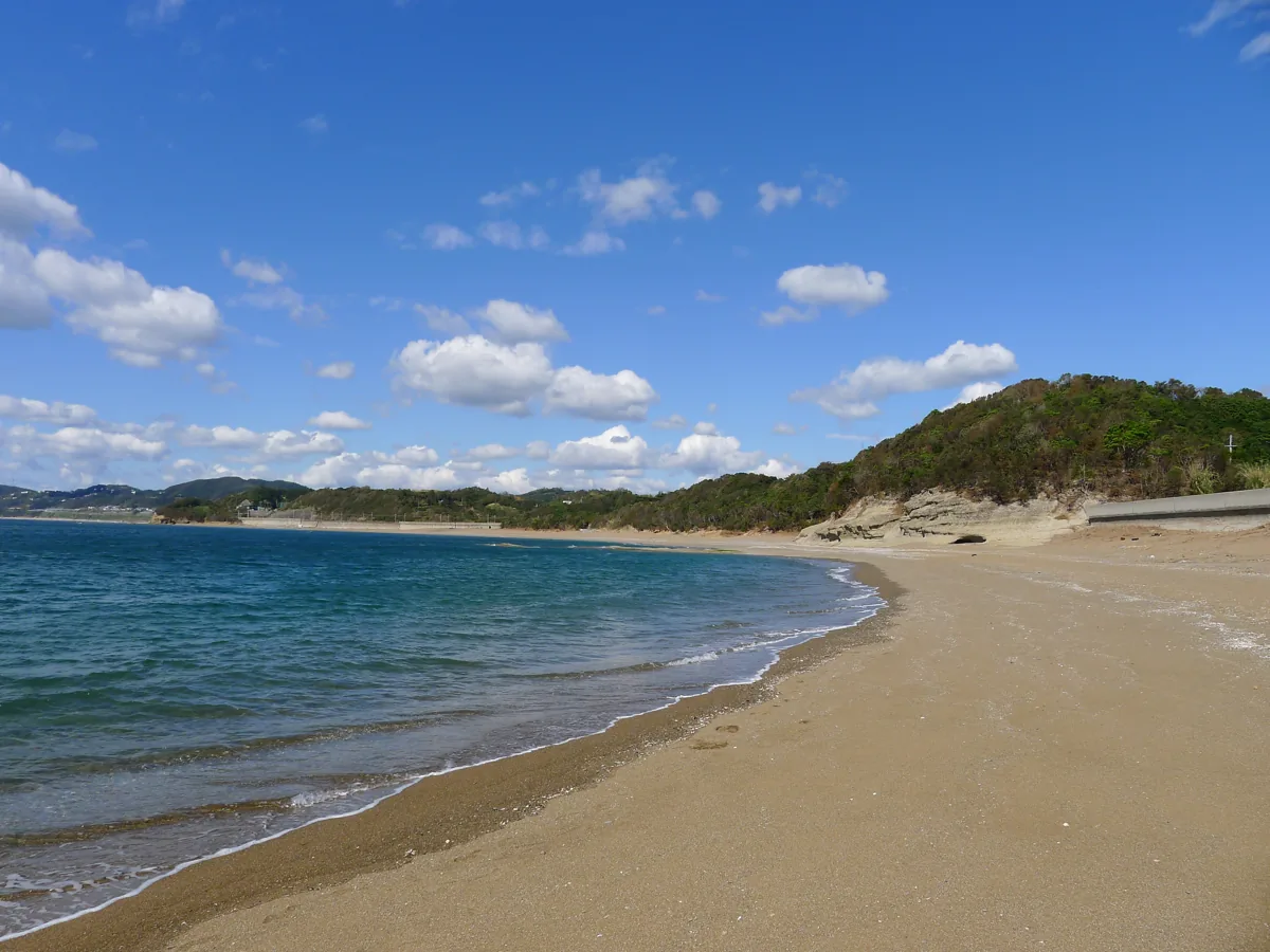 Sandy shore at Senri Beach, 2018