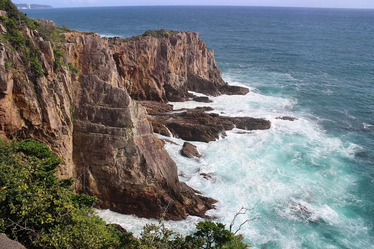 Sandanbeki cliffs and waves, 2021
