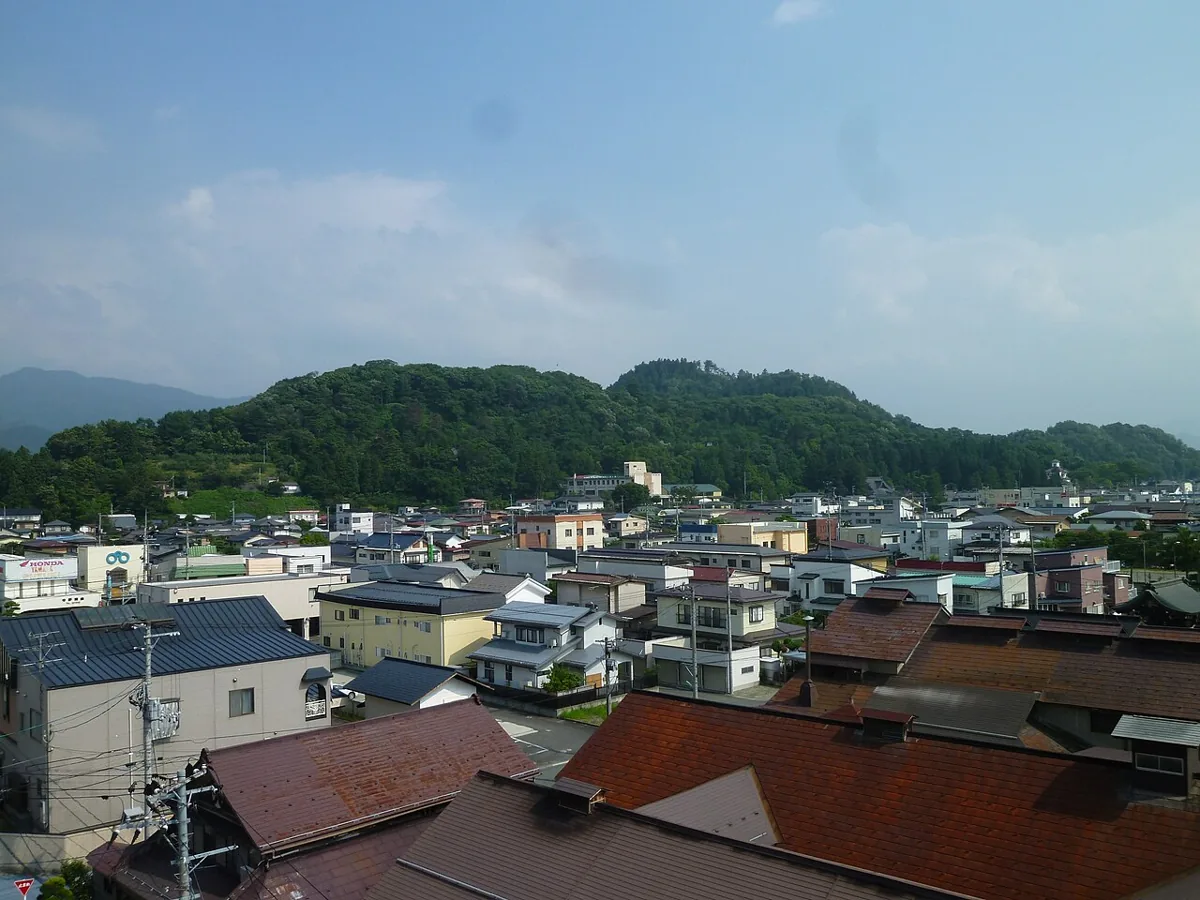2013년 역 부근에서 본 마이즈루산
