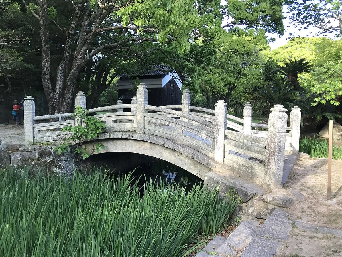 2017年の萩城跡内の神社の万歳橋