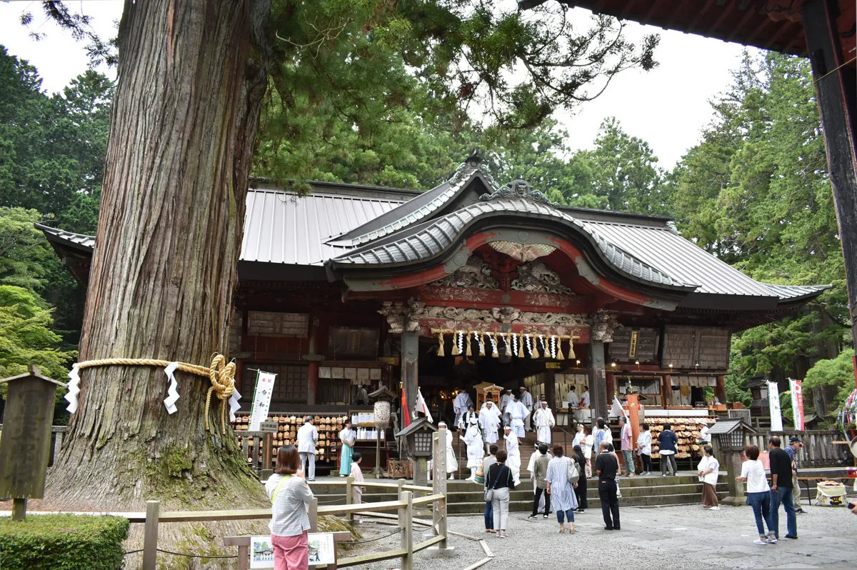北口本宮冨士浅間神社の拝殿