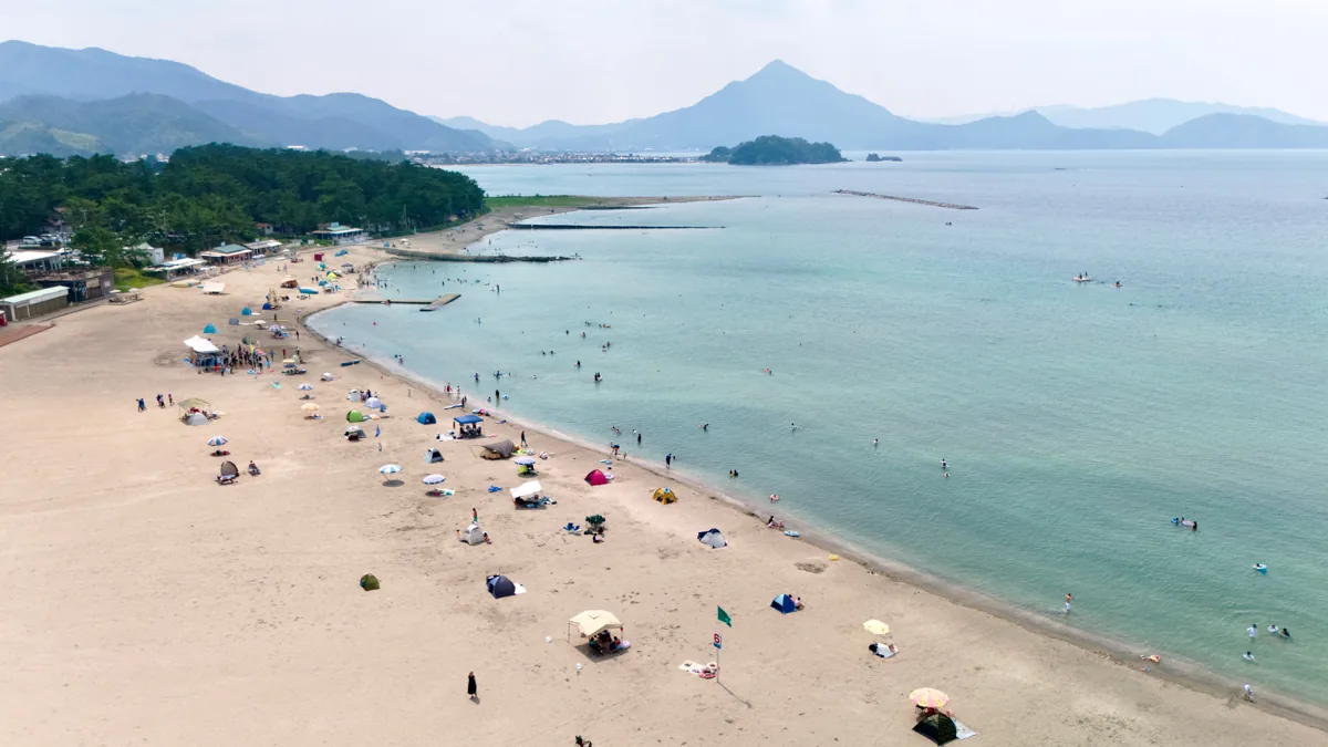 와카사 와다 해변의 여름 항공 풍경