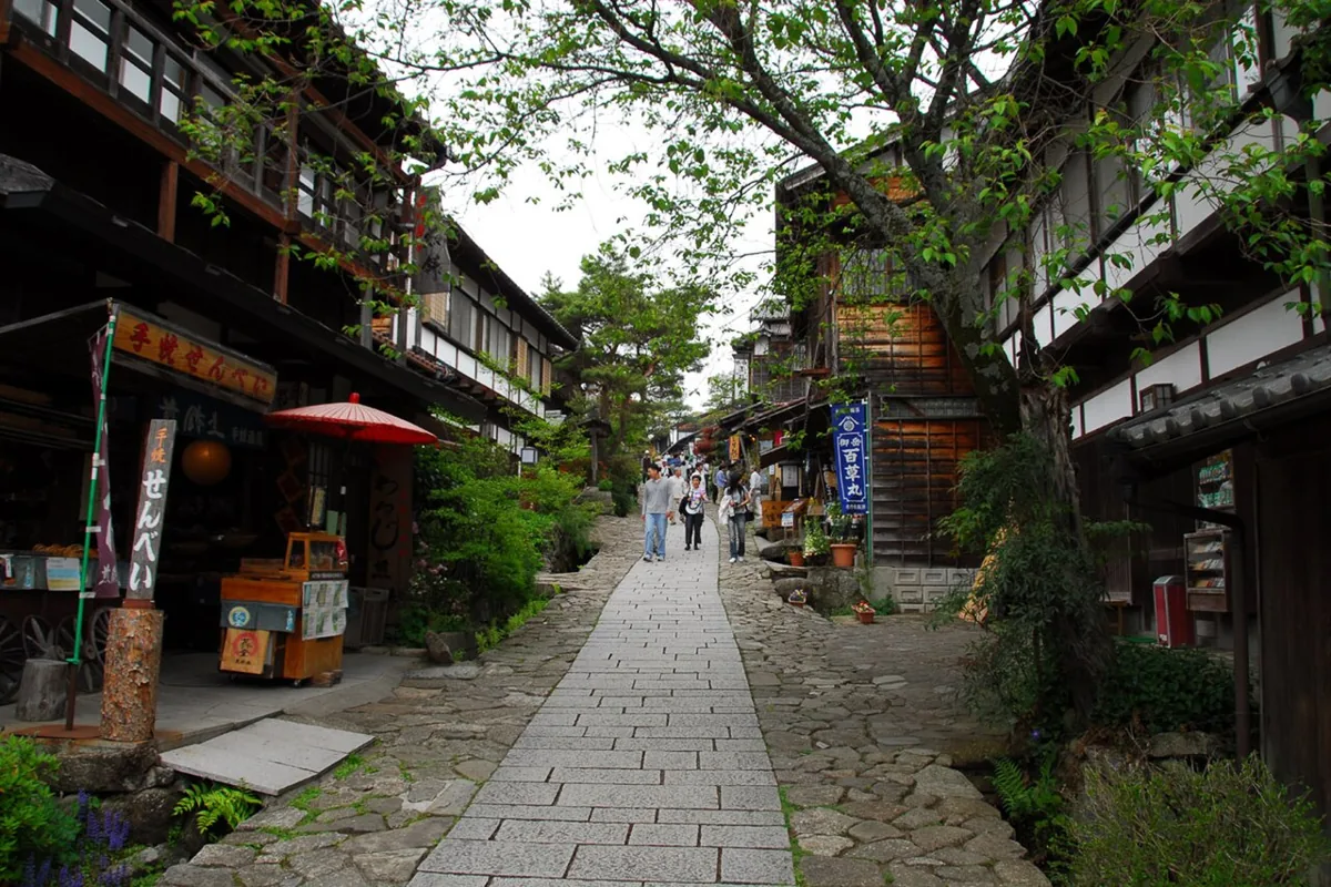 2008年撮影の馬籠宿の石畳